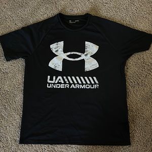 Men’s Under Armour shirt
